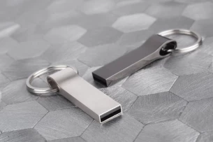 USB-muistitikku PALERMO 16 GB - Grafiitti