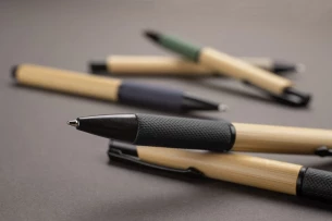 NATU-bambu-kuulakärkikynä – musta